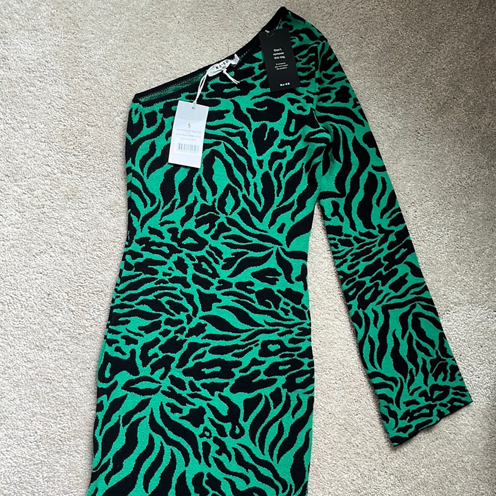 OFF SHOULDER KNIT MIDI DRESS WITH BELL SLEEVE